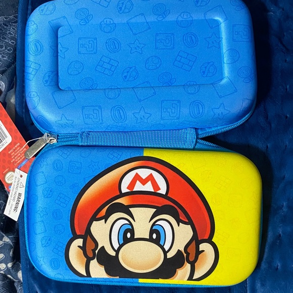 Nintendo Super Mario Blue and Yellow Case - Picture 4 of 4